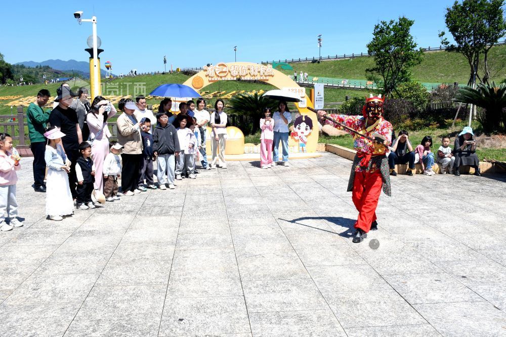 江西南丰：非遗焕新进景区（图）