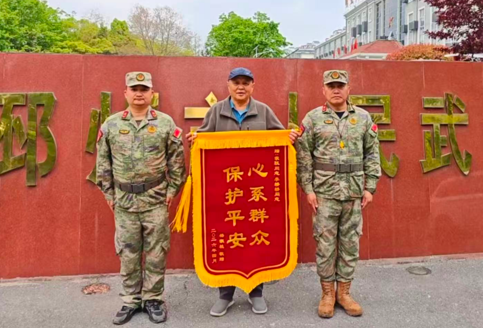 训练途中突遇火情，徐州邳州两名退役军人破窗救援