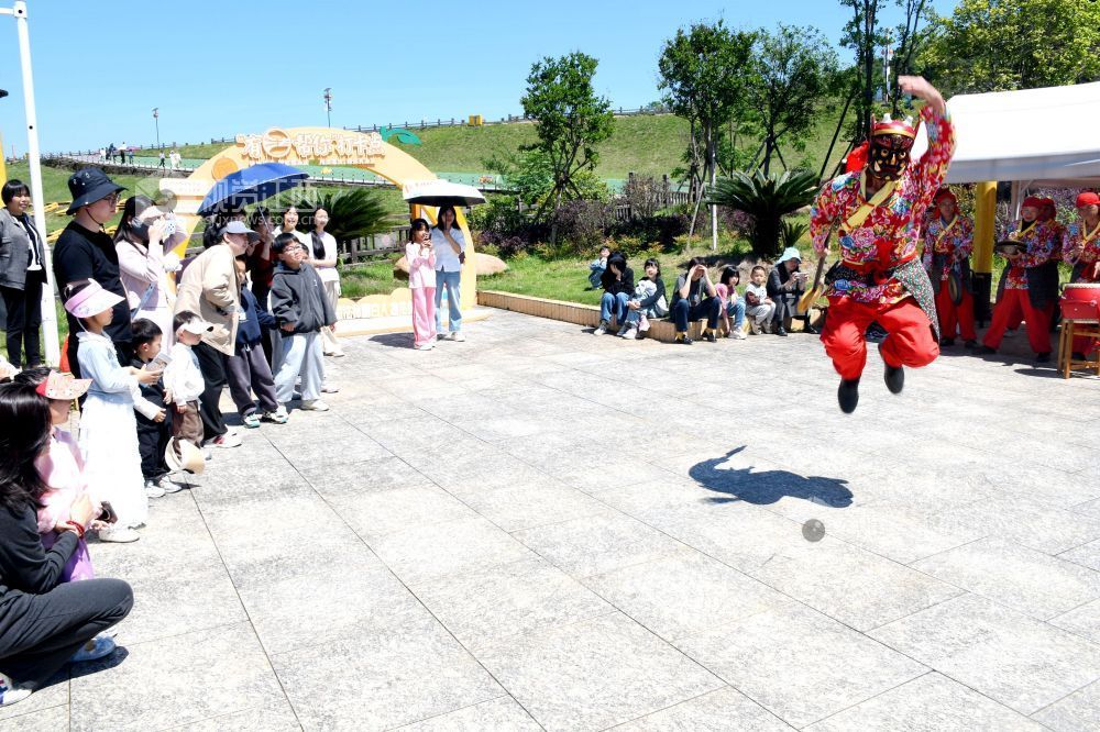 江西南丰：非遗焕新进景区（图）