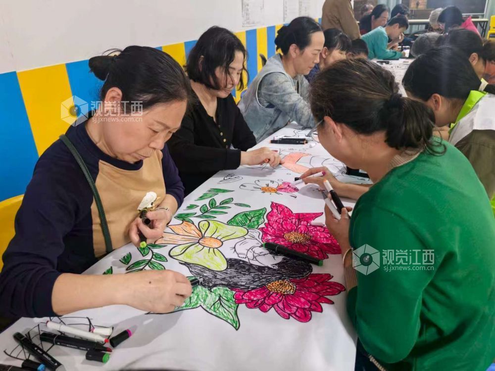 吉安永丰：温情母亲节 亲子共绘爱（图）