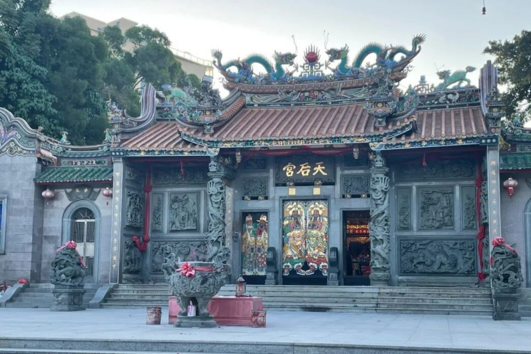 潮声里的香火   四百年的守望——红海湾遮浪宫前天后宫祭祀纪实
