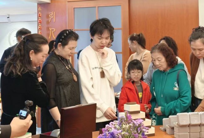五一假期昆明安宁：非遗通脉元香出圈  文旅融合点亮春城假日