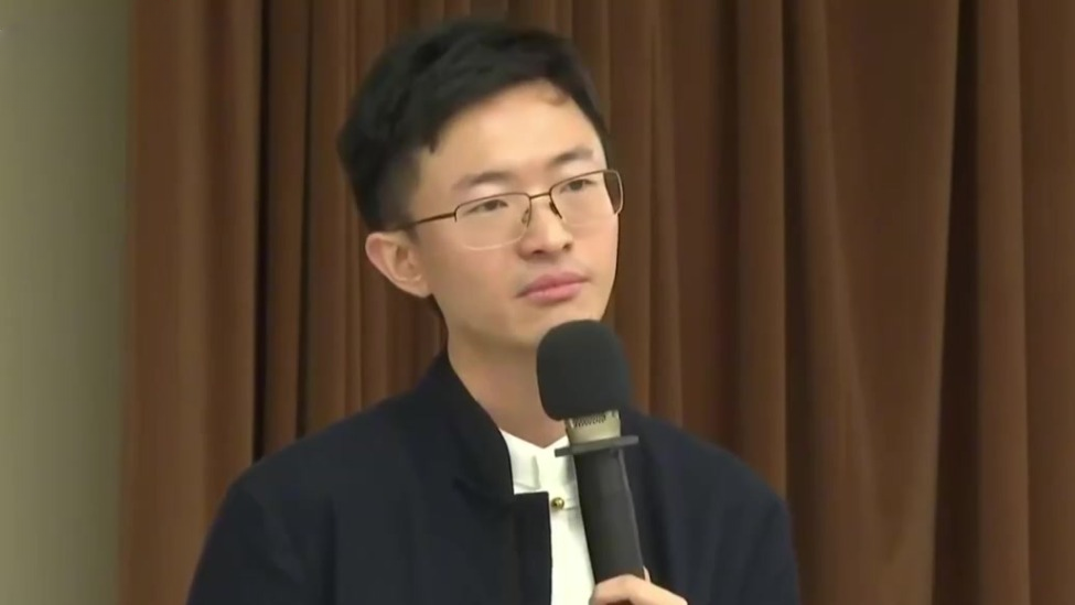 痛批民进党甘为美附庸！侯汉廷振臂疾呼：要挺起民族脊梁绝不跪美