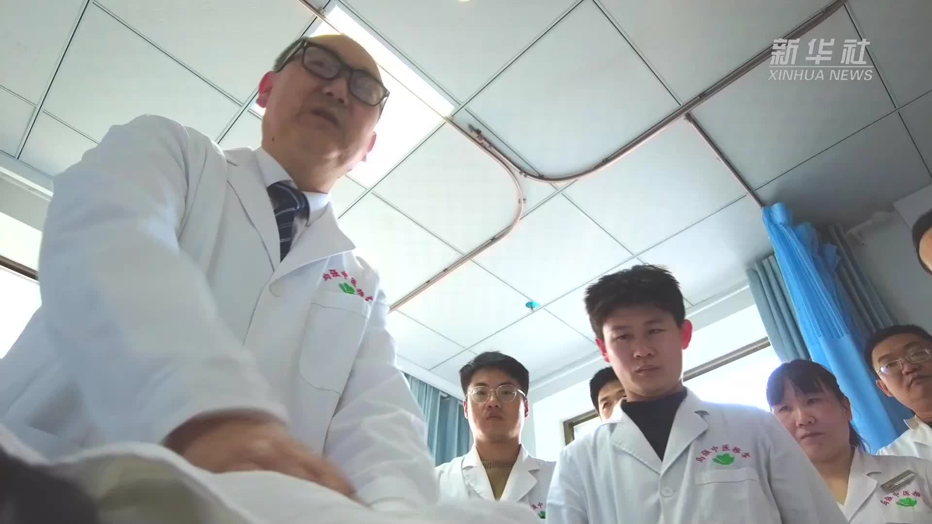 盲人马强：指尖传技助残就业 自强不息点亮人生