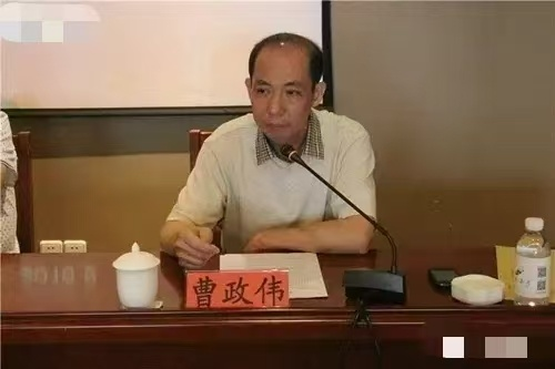 曹政伟：星夜的灯光