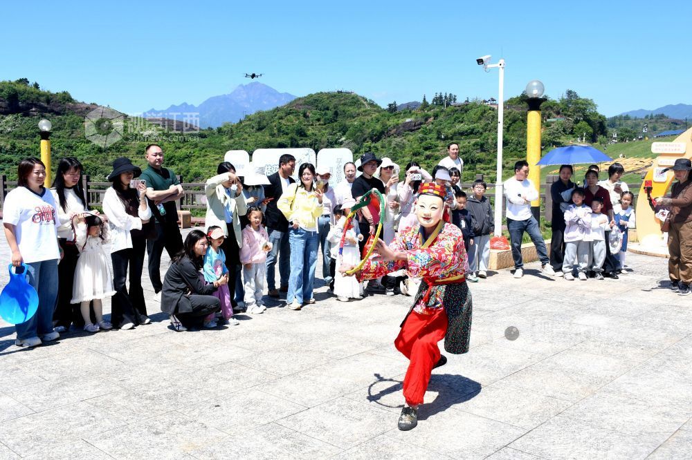 江西南丰：非遗焕新进景区（图）