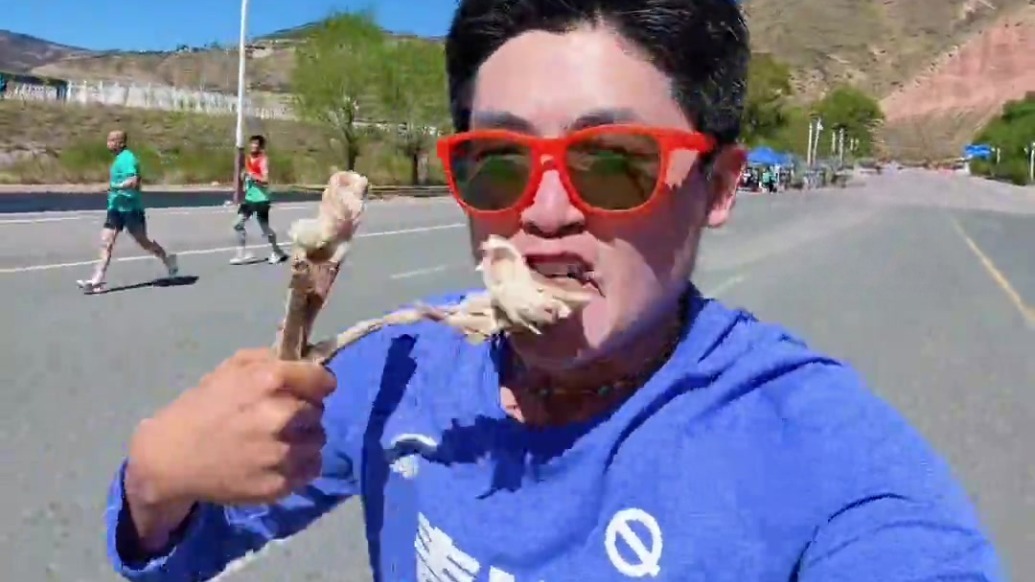 加油？加肉！甘肃冶力关马拉松太豪横