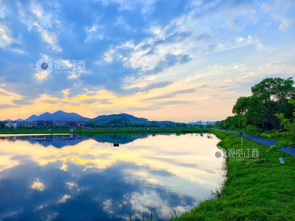 江西分宜：生态湿地日落成景（图）