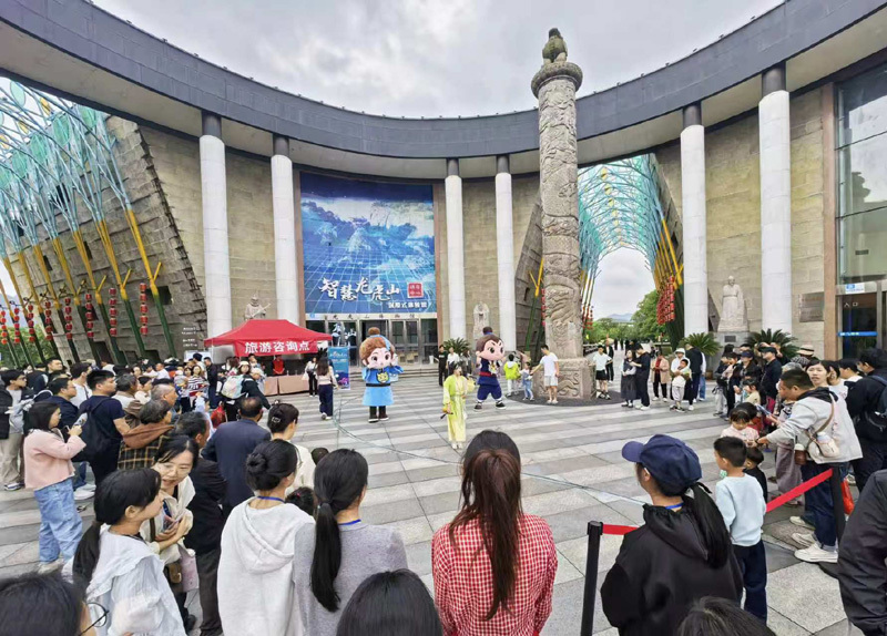 “五一”假期龙虎山景区以IP创新激活夜游经济