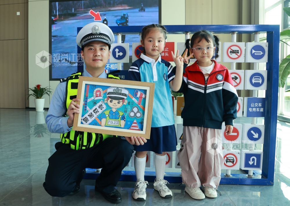 江西共青城：警营来了一群“小可爱”（图）