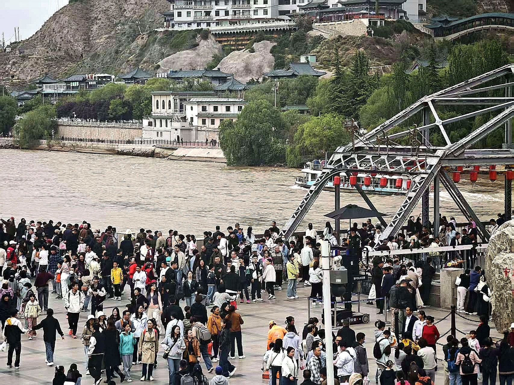 如意甘肃五一火爆得嘞　听听游客说了啥
