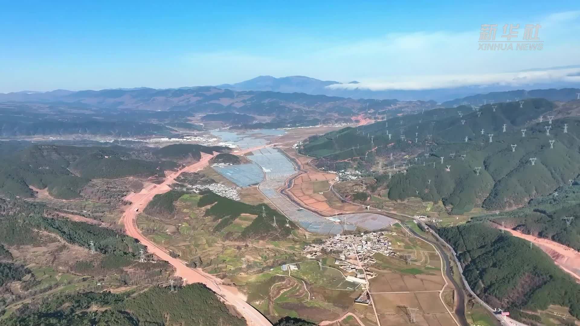 西昭高速贡觉高山隧道全线贯通