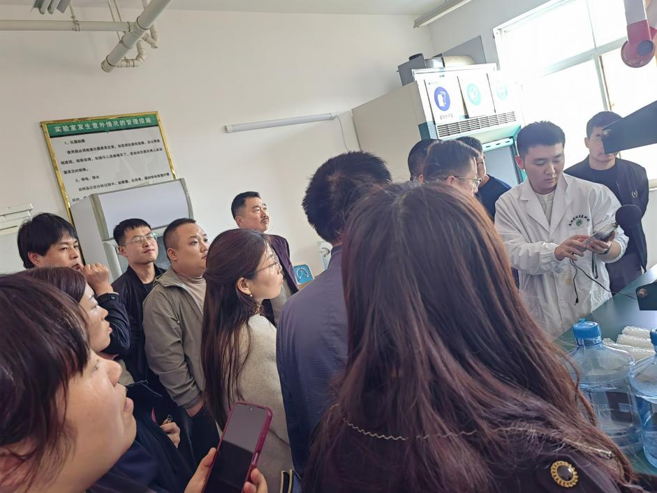 咸阳市生态环境局武功分局：走进监测一线 压实环保责任