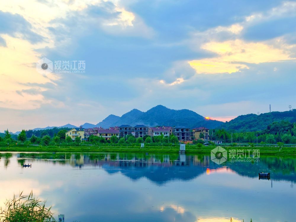 江西分宜：生态湿地日落成景（图）