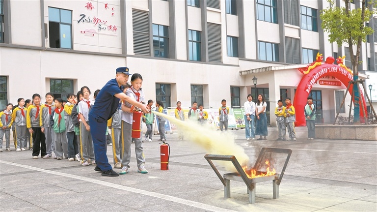 石城县：防灾减灾进校园（图）