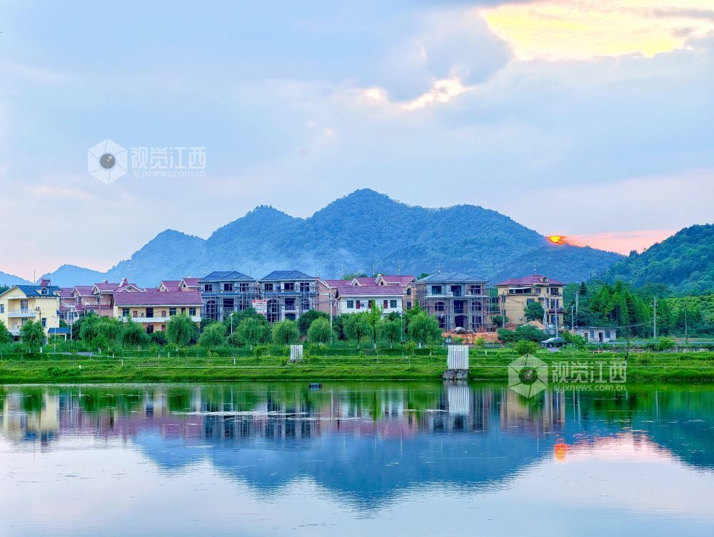 江西分宜：生态湿地日落成景（图）