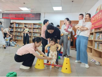 趣味亲子律动相伴 温情互动共促成长