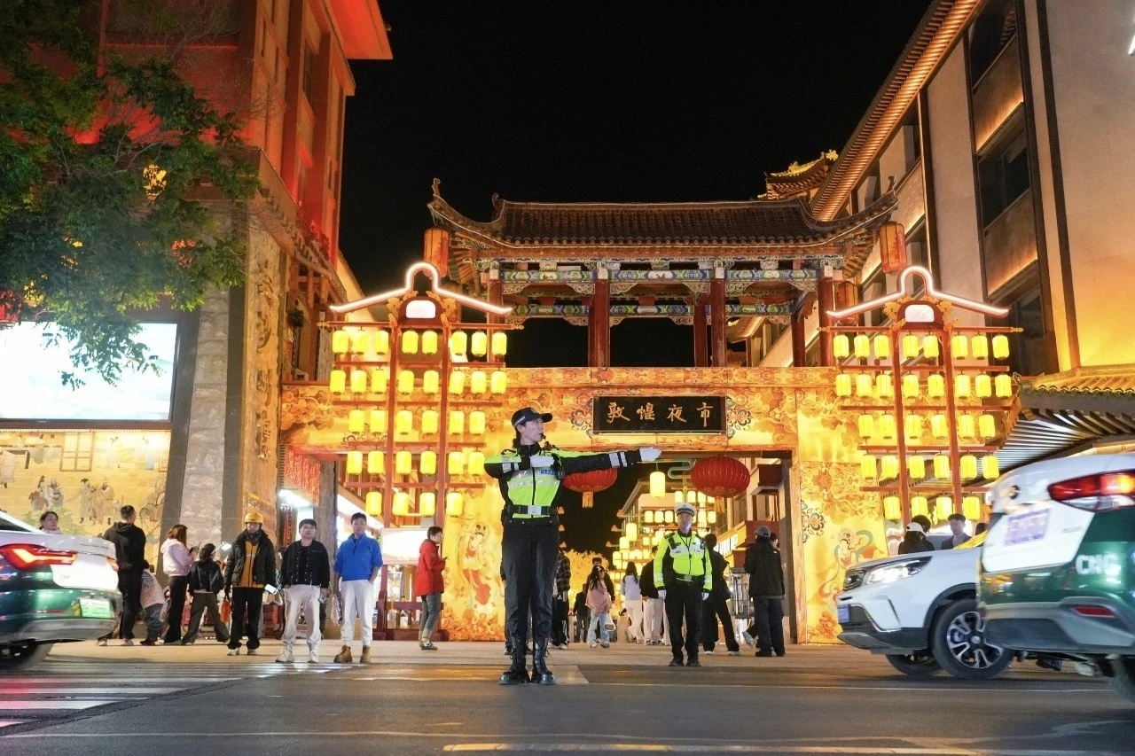 交警夜间执勤