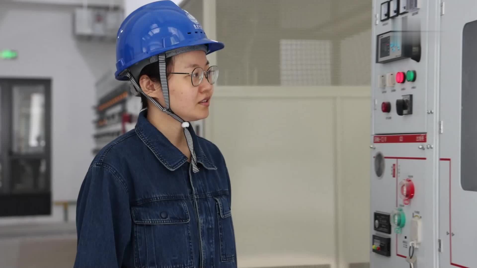 浙江杭州丨“电力计量尖兵”为电压互感器装上“智慧大脑”