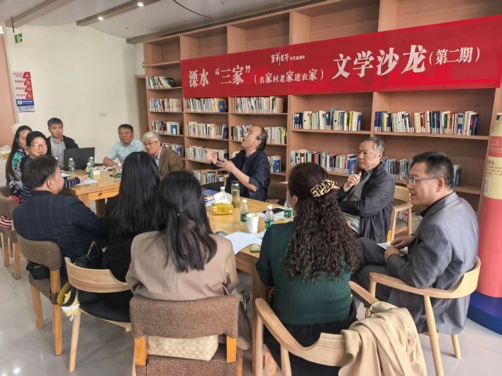南京溧水籍学者节日返乡 倡导文学创作“走出去开眼界”