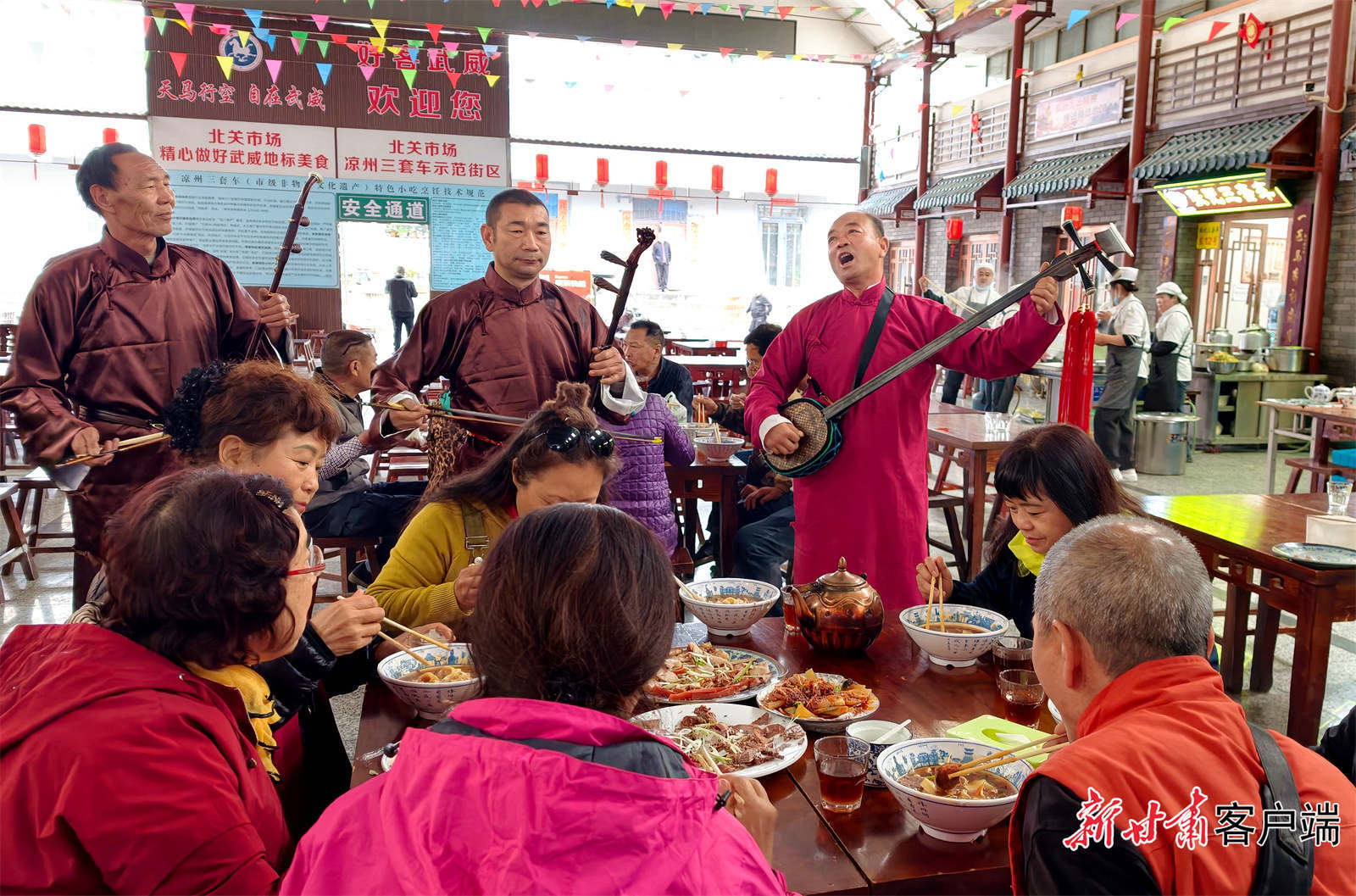 “凉州好味&middot;非遗焕彩”文旅宣传活动，让游客感受浓浓的人间烟火气与武威文化魅力。