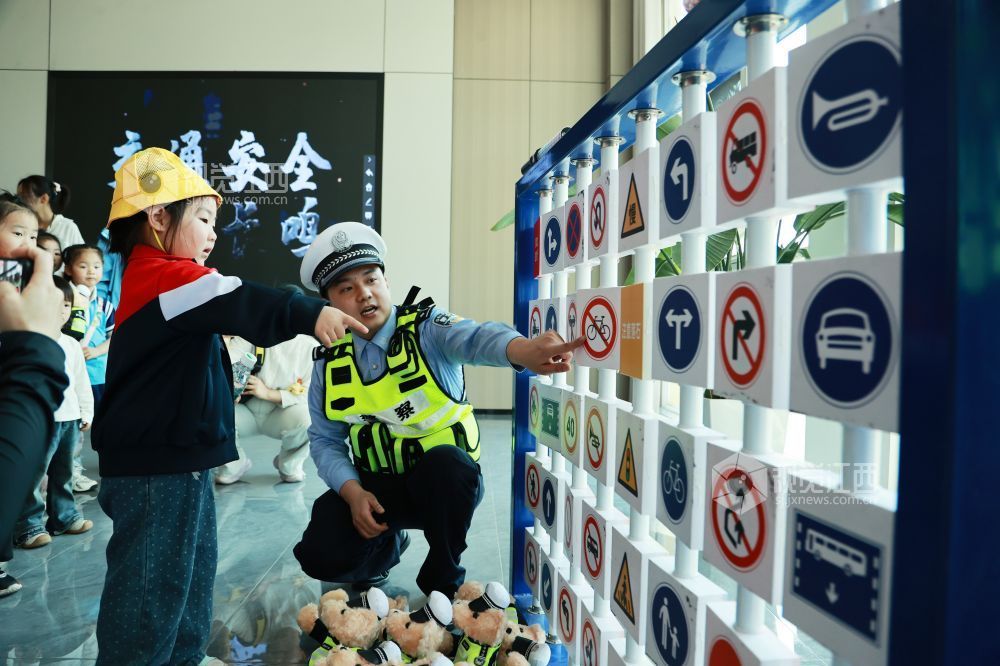 江西共青城：警营来了一群“小可爱”（图）
