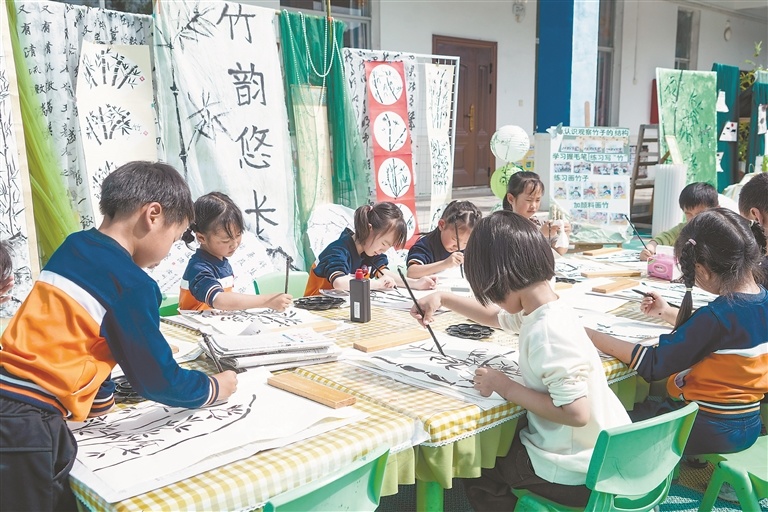 会昌县：竹韵润童心（图）