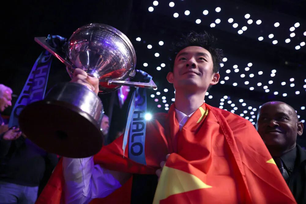 祖籍宁波宁海的小伙吴宜泽，世界冠军