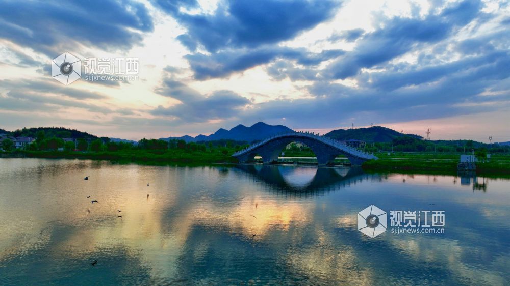 江西分宜：生态湿地日落成景（图）