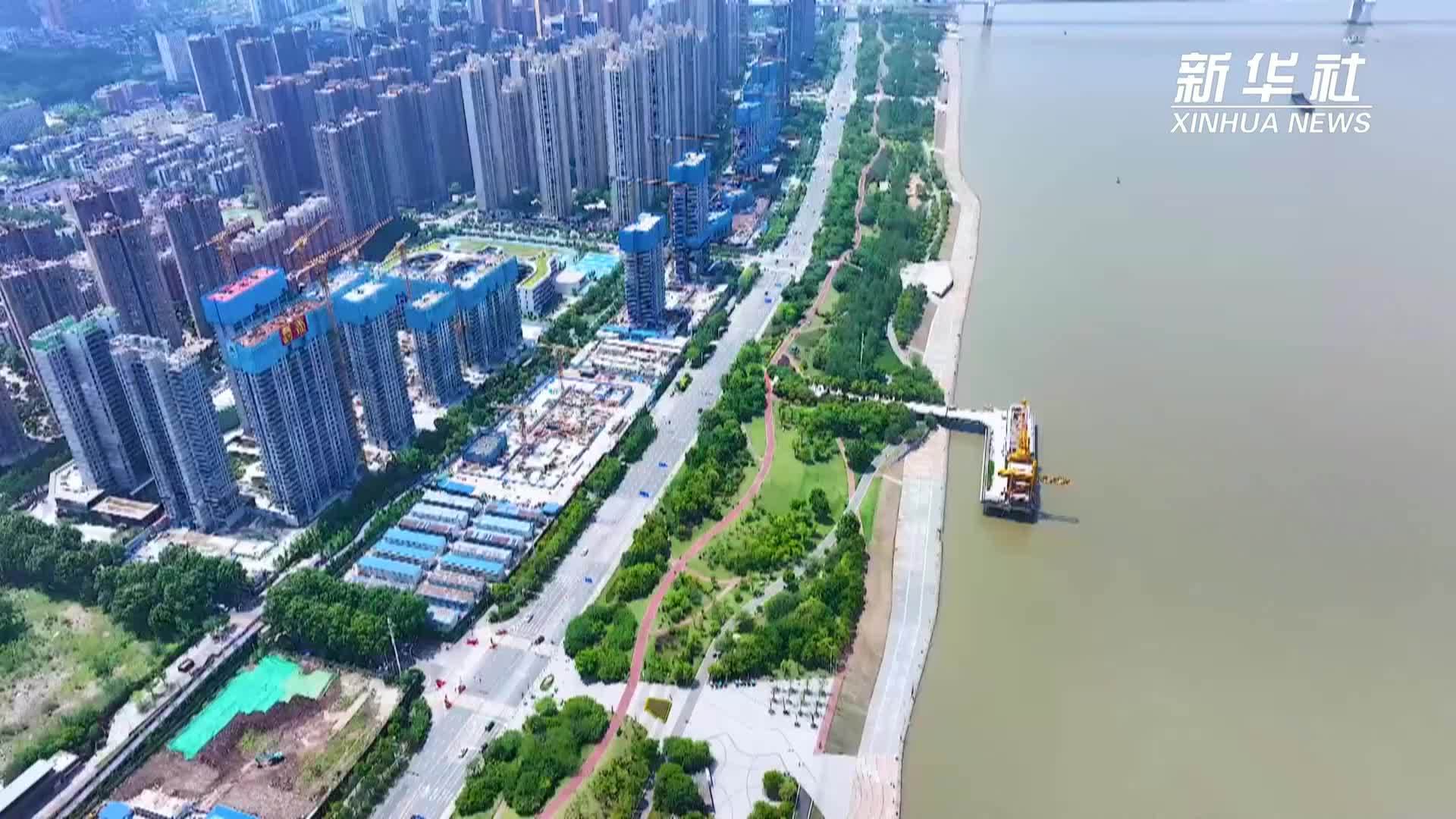 武汉青山江滩还江于民 还景于客