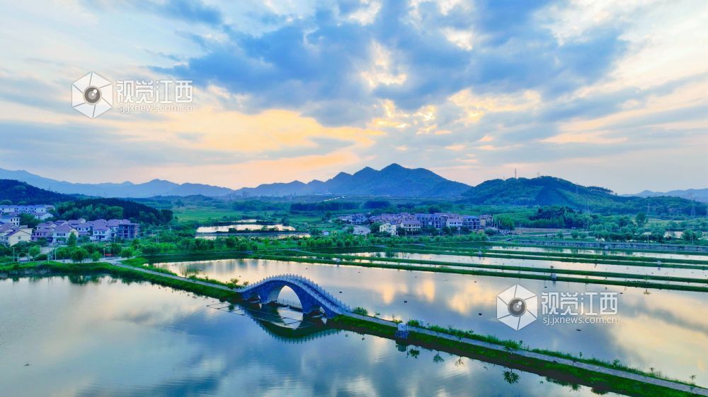 江西分宜：生态湿地日落成景（图）