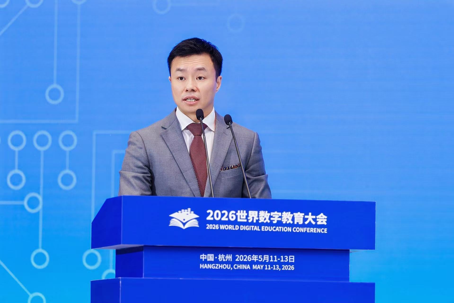 新西兰教育国际推广局大中华区主任Ron Xavier(陈荣恩)在论坛上发言