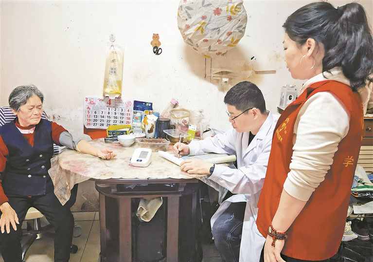 把健康送到家 南昌东湖区家庭医生累计上门服务重点人群3.3万余人次