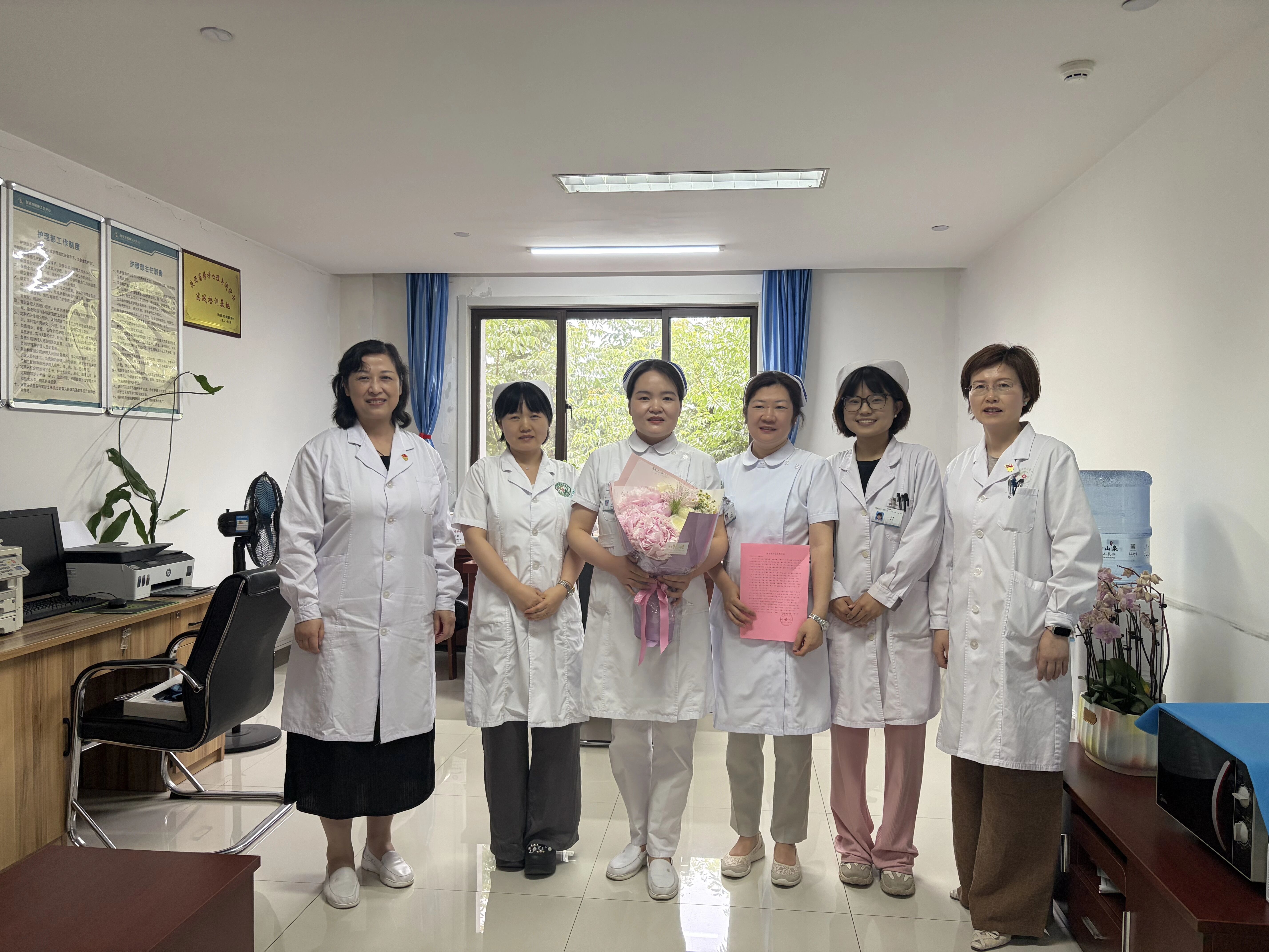 陕西省精神卫生中心&middot;西安市精神卫生中心开展护士节暖心慰问活动
