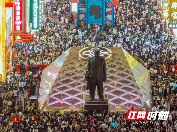 刚刚过去的“五一”假期，长沙市累计接待游客765.75万人次，稳居今年“五一”假期国内旅游热门目的地前十。
