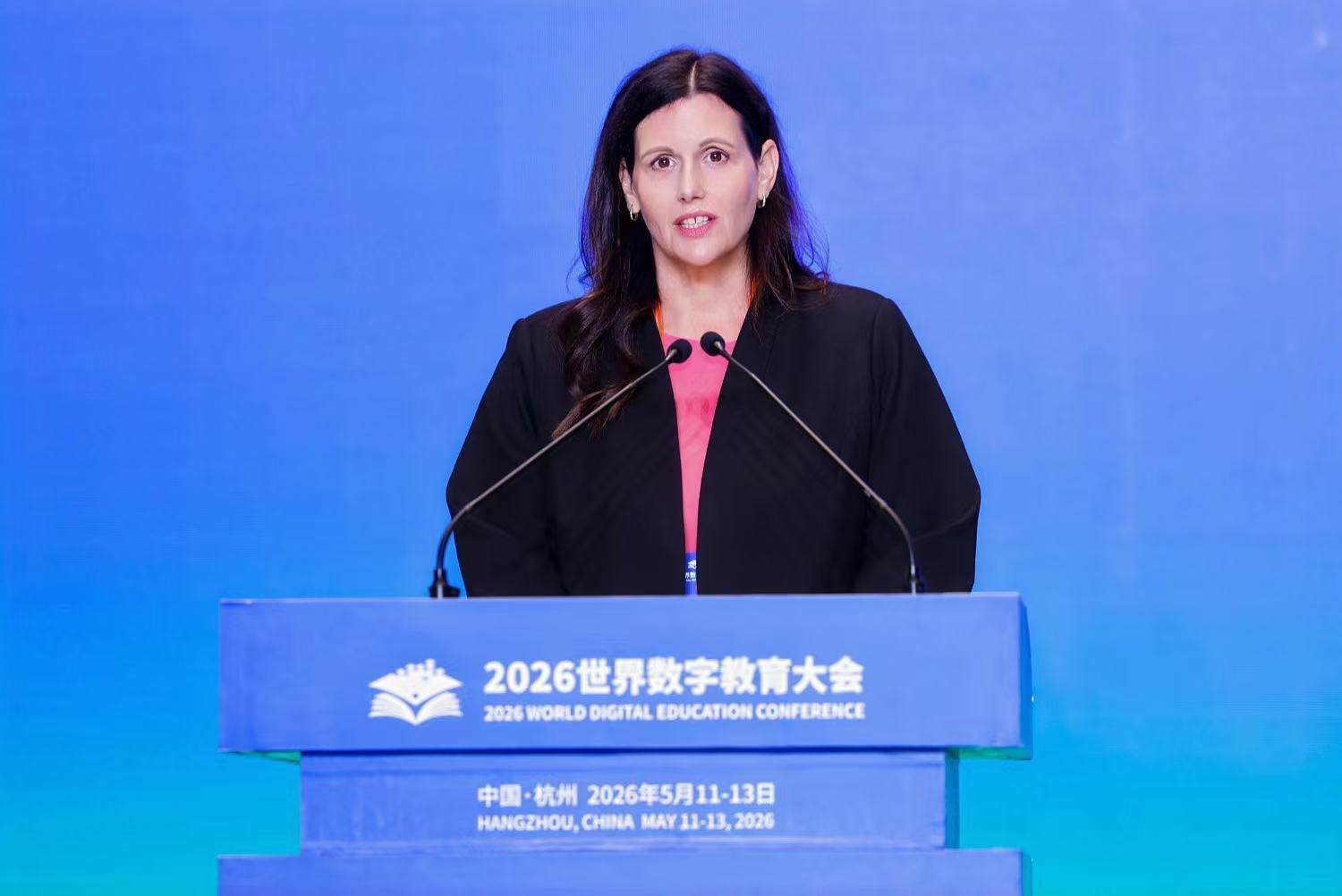 新西兰教育国际推广局副局长Julia Wootton(茱莉亚·沃顿)在论坛上发言