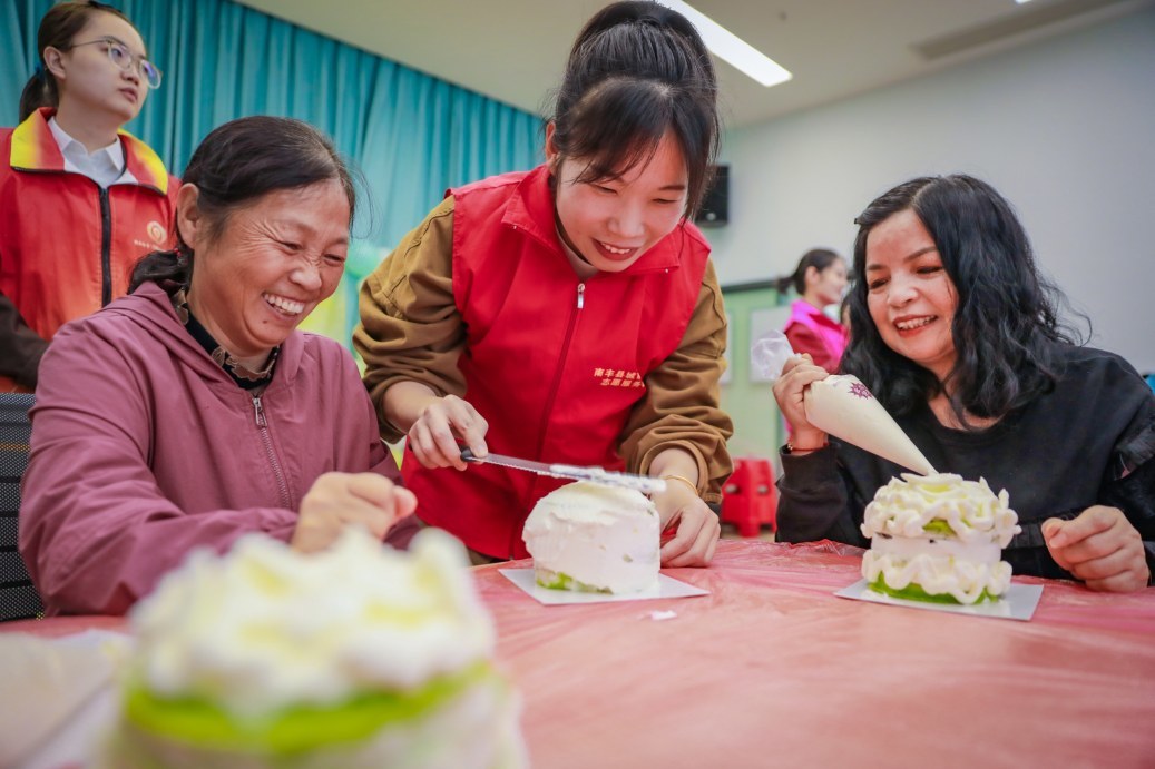 抚州南丰：节日送关怀 情暖母亲节（图）