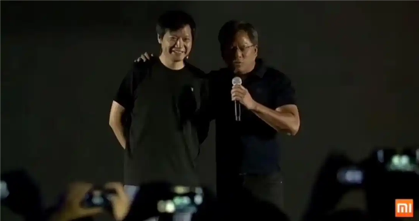 雷军黄仁勋中美晚宴同框组图流出：画面亲切熟络