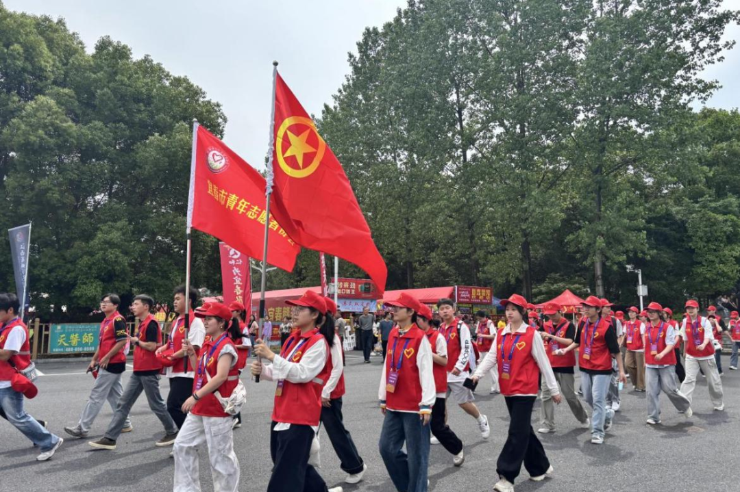 绿茵逐梦青春同行 360名青年志愿者护航赣超宜春首战