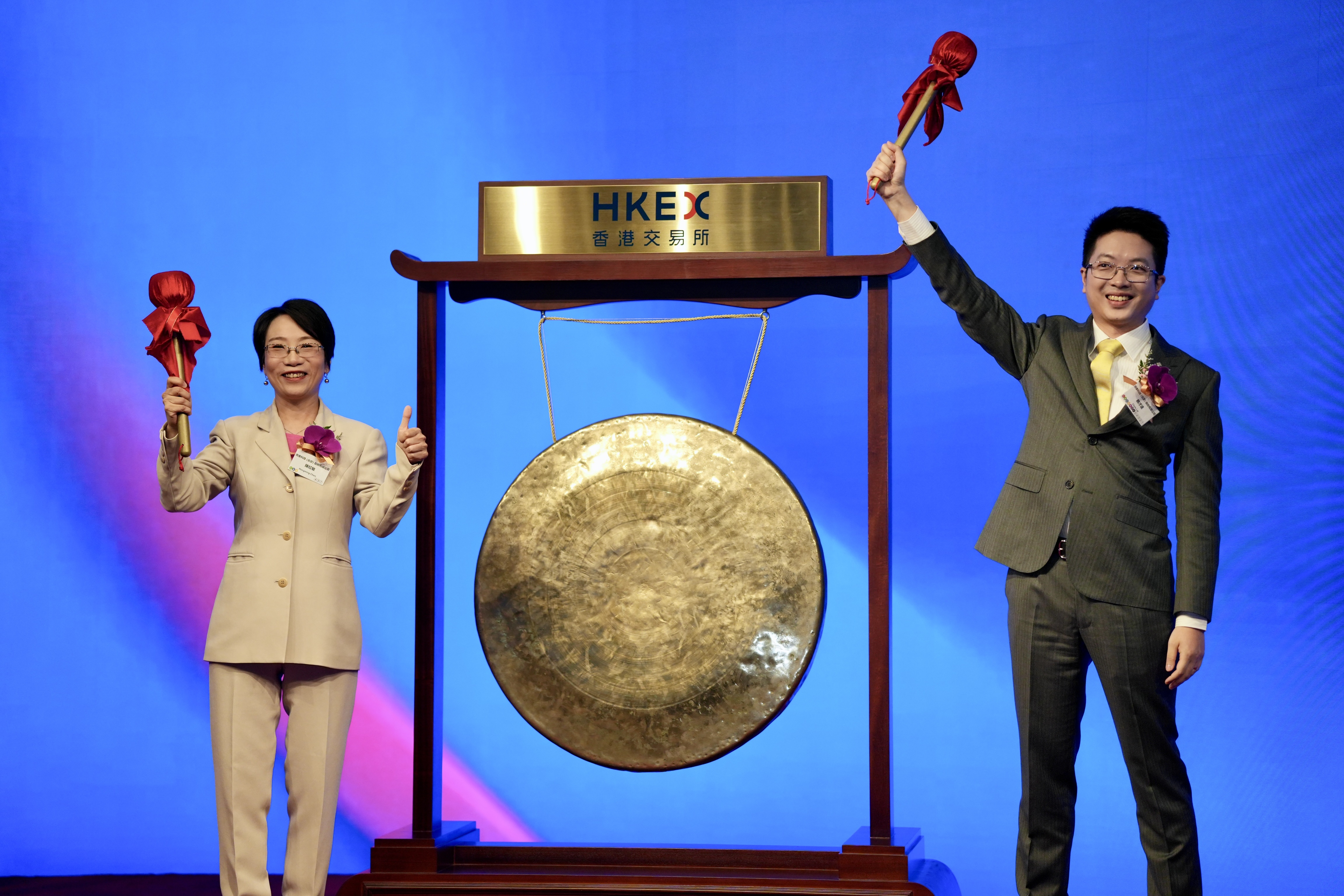 剂泰科技港交所挂牌：募资超21亿港元 公开招股超额认购6900倍