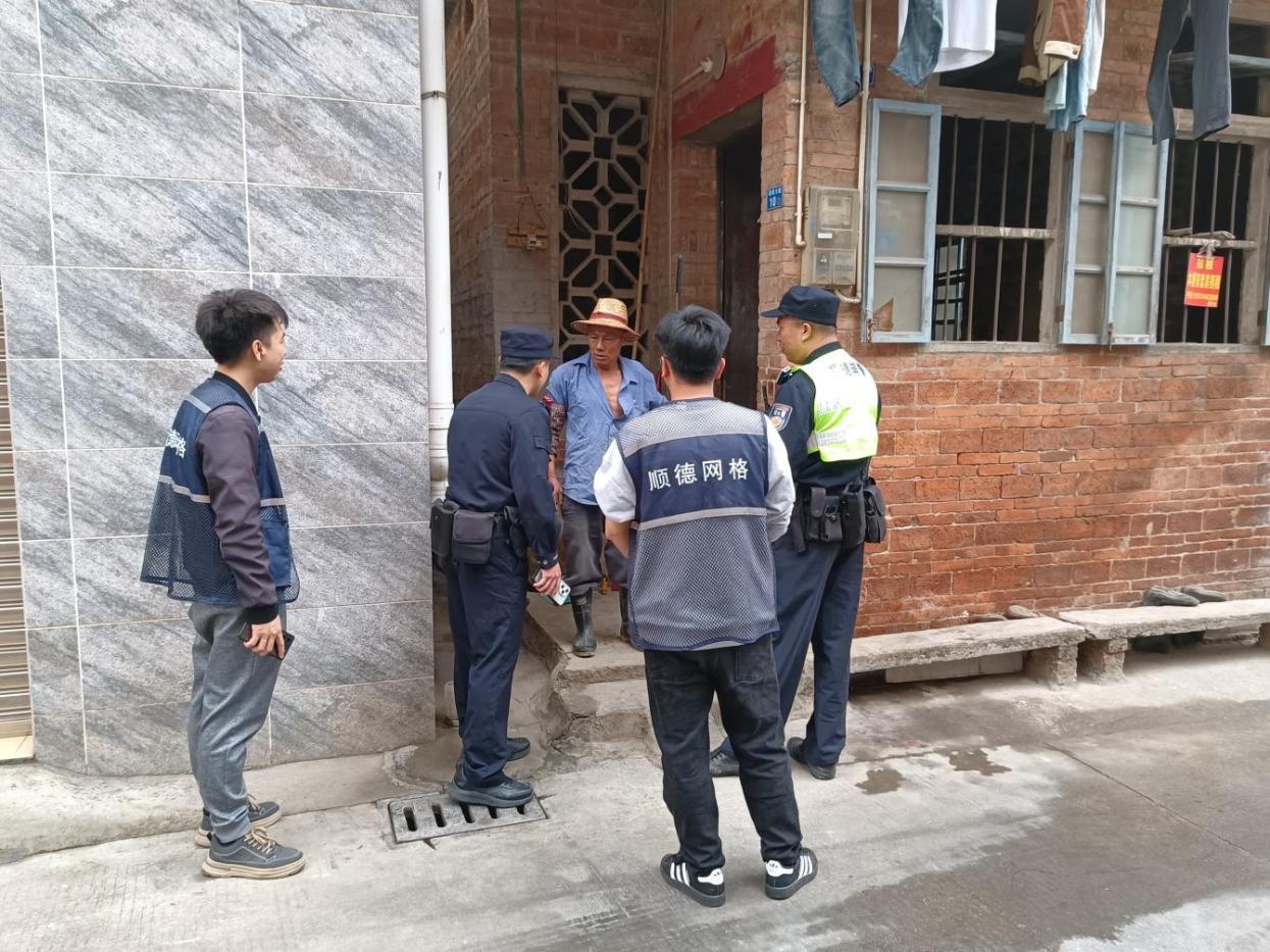 图：仕版村警网联动及时化解邻里矛盾纠纷