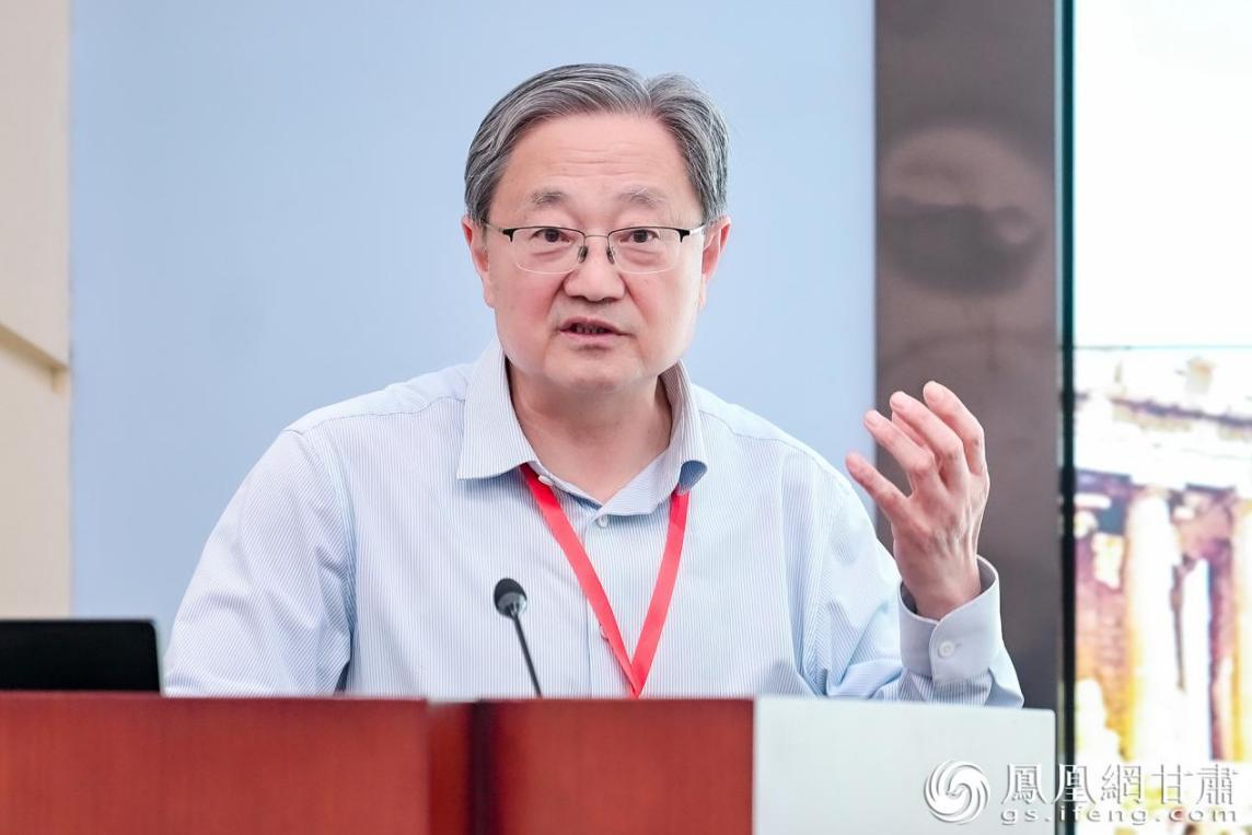 甘肃省伏羲文化研究会学术委员会主任范鹏说，《始祖之光——规矩方圆&middot;天元密码》电影剧本将伏羲女娲塑造为最早“解码宇宙”的科学家。