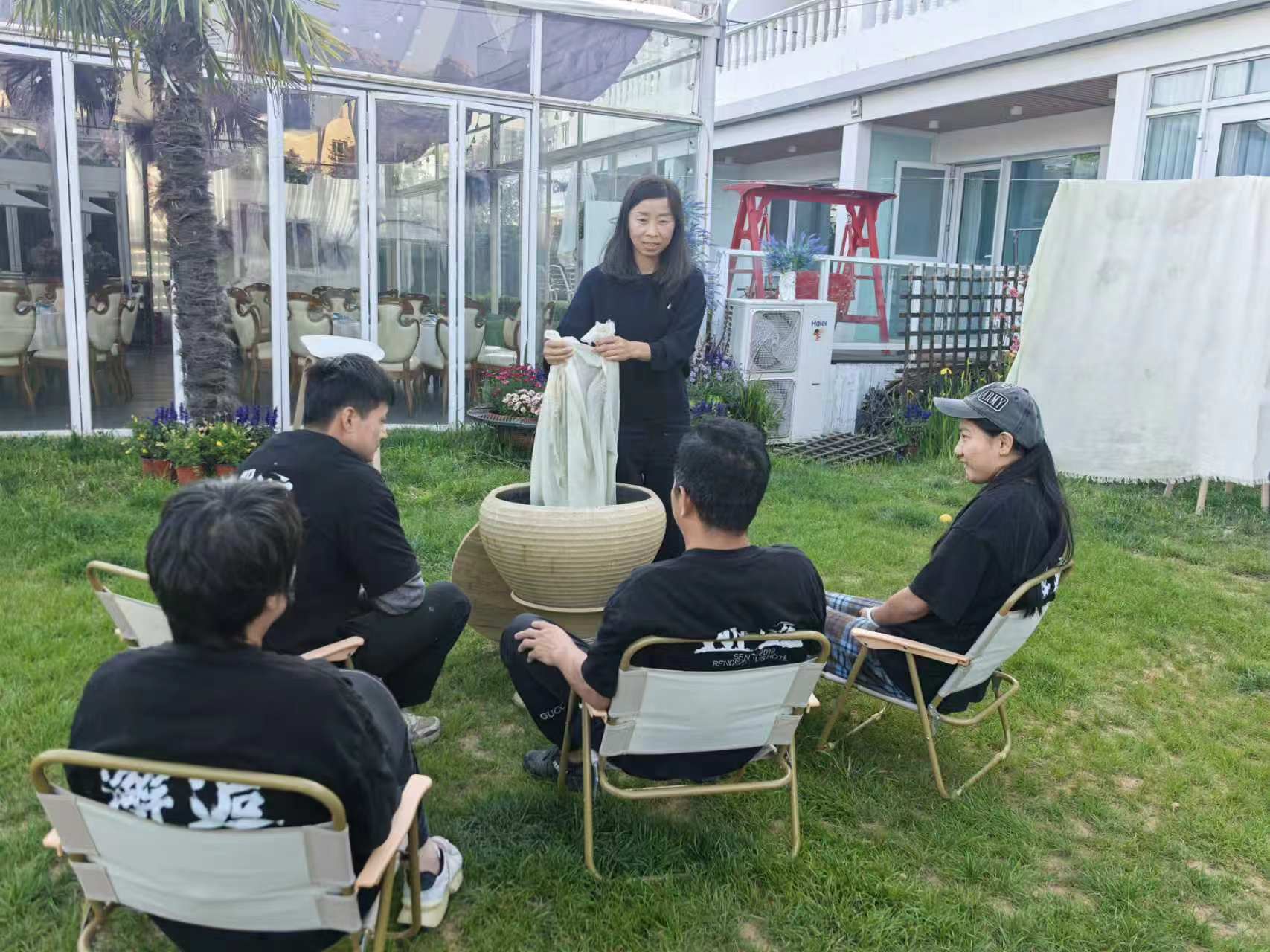 青岛乡里乡亲｜程莉：方寸布帛承乡土风韵 十载匠心染崂山清丽