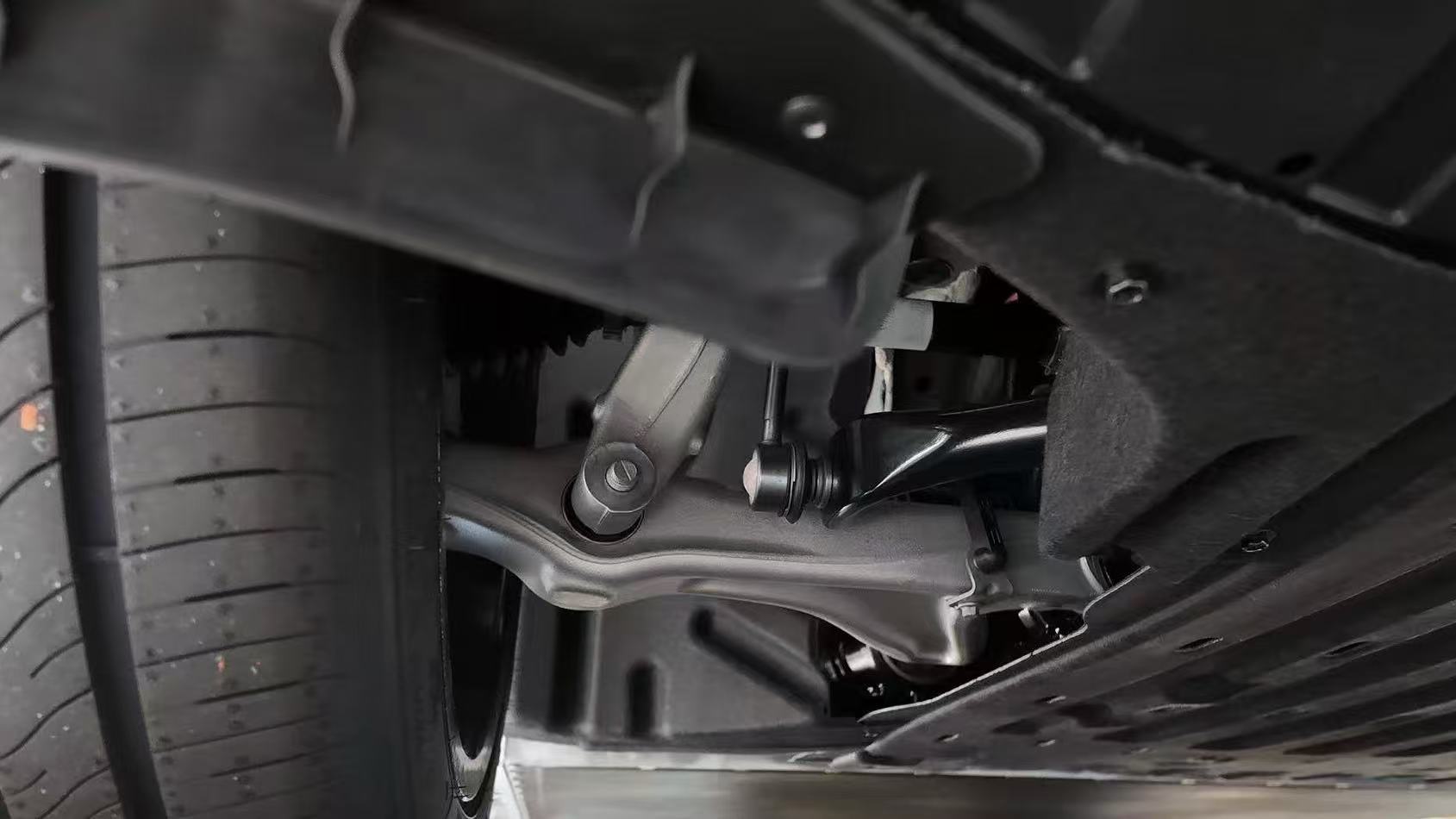 银河全新车“TT”申报图曝光 定位C级四门轿跑/配电动尾翼和激光雷达