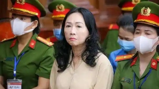 越南前女首富资产被拍卖！2个爱马仕包起拍价超百万，她曾乞求留给后代，法院判赔给受害者