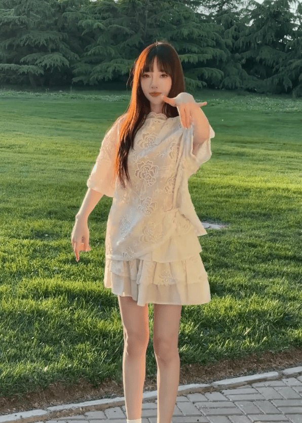 李小璐晒跳舞视频。
