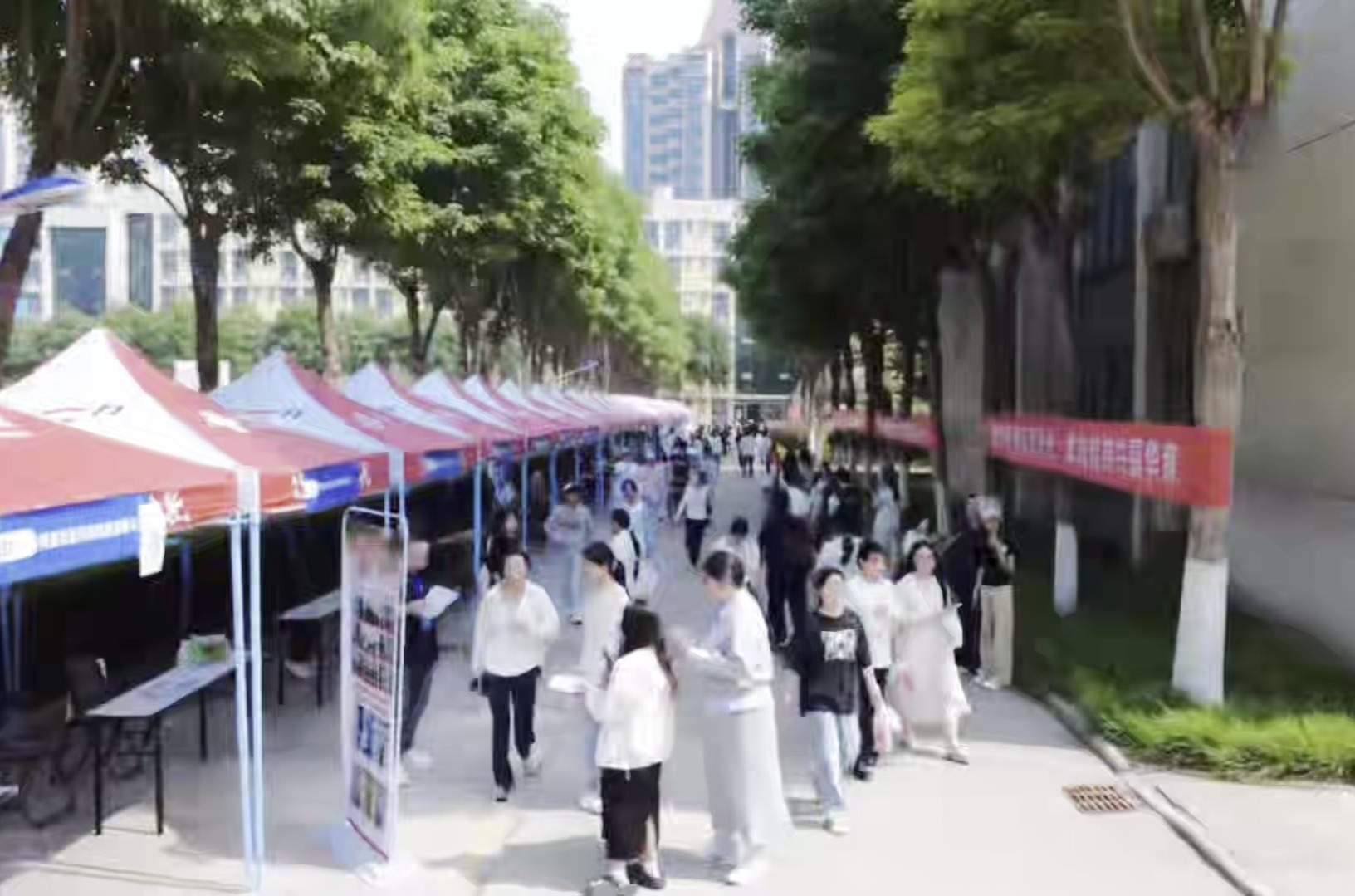 商丘幼儿师范高等专科学校成功举办校园双选会，100多家企业提供岗位6000余个