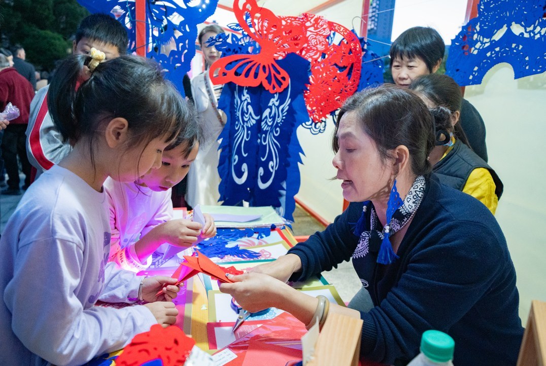 剪一张红纸、传一门手艺，金溪非遗集市变身“活态课堂”
