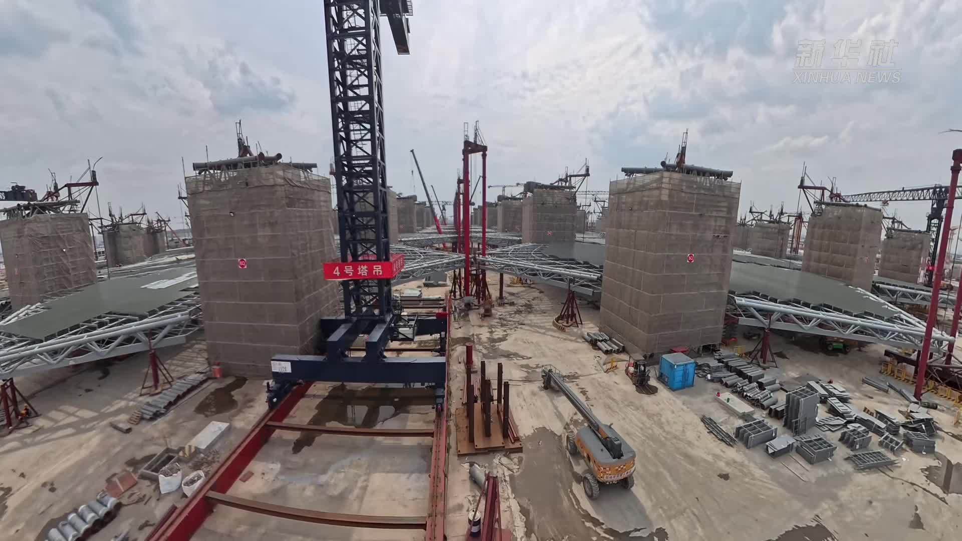 上海东站完成7.4万平方米钢结构屋盖整体提升