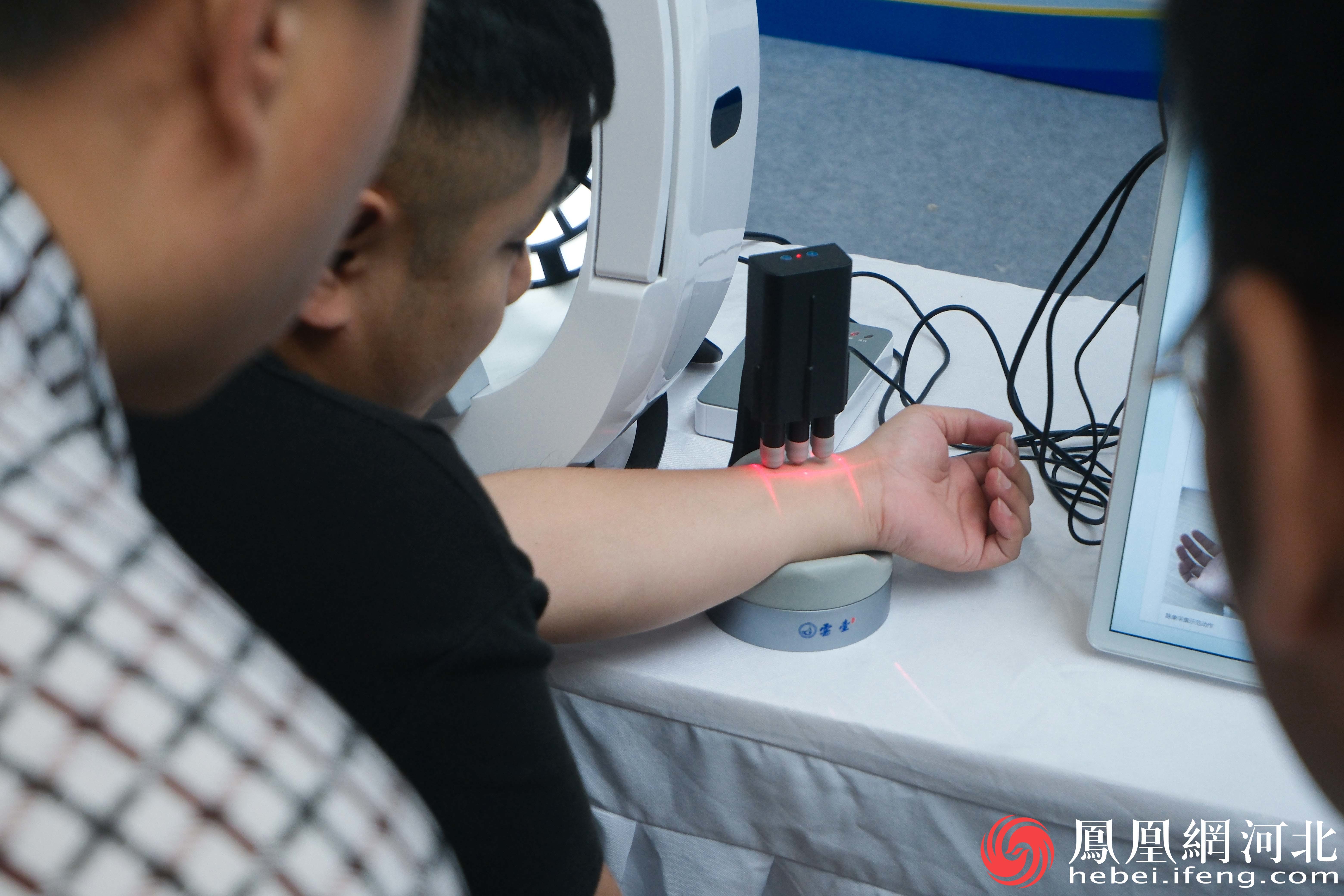 展会现场 李卓然摄